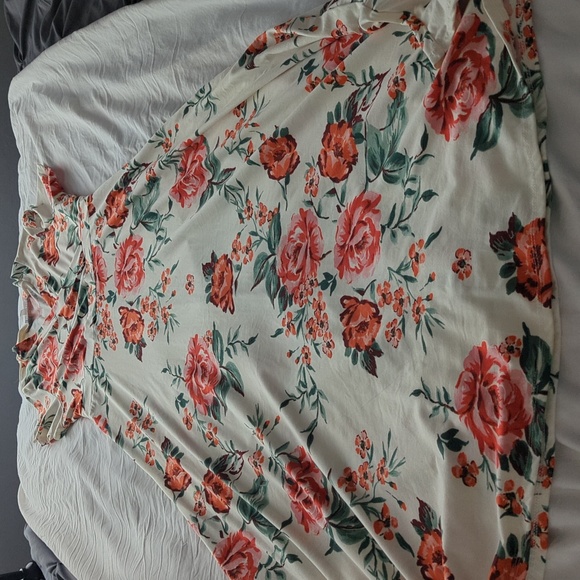 Down East Cream Floral Maxi Sundress with Short Sleeves - Picture 5 of 6